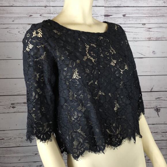 Club Monaco Black Lace Cropped Top scalloped hems back button closing size small - Picture 5 of 12